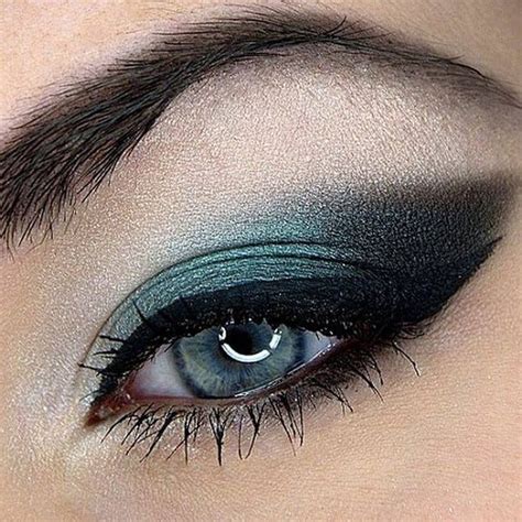 sephora teal dress eye makeup.